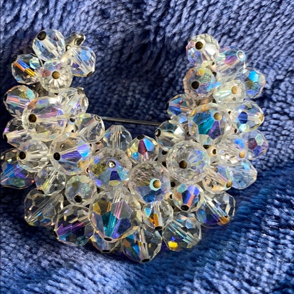 Crystal Brooch - Picture 2 of 6